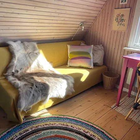 Lovely Retreat Close To The Water, Ferienhaus