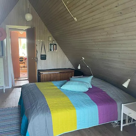 Lovely Retreat Close To The Water, Ferienhaus