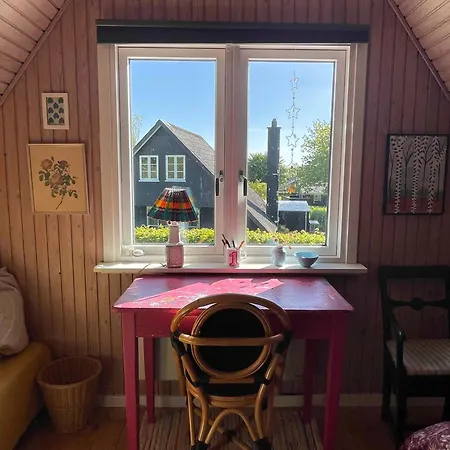 Ferienhaus Lovely Retreat Close To The Water,