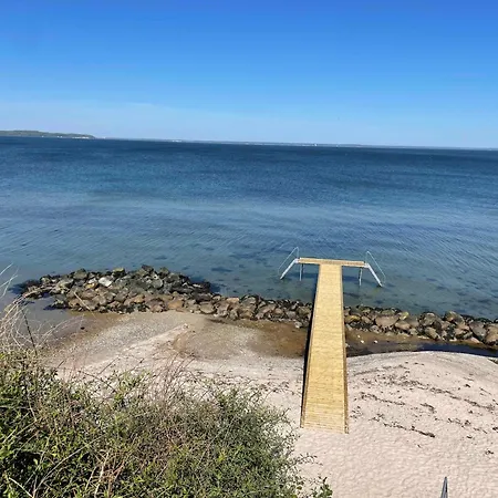 Lovely Retreat Close To The Water, Ferienhaus Skovs-Hojrup