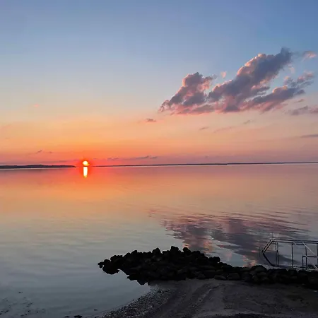 Lovely Retreat Close To The Water, Skovs-Hojrup