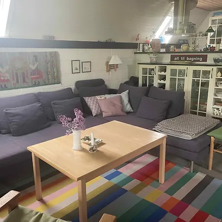 Lovely Retreat Close To The Water,